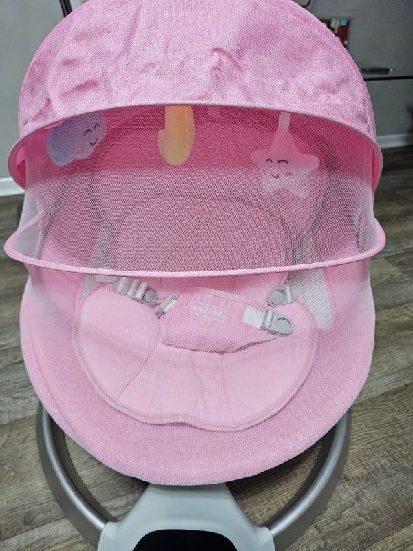 Mecedora Practicamente Nueva