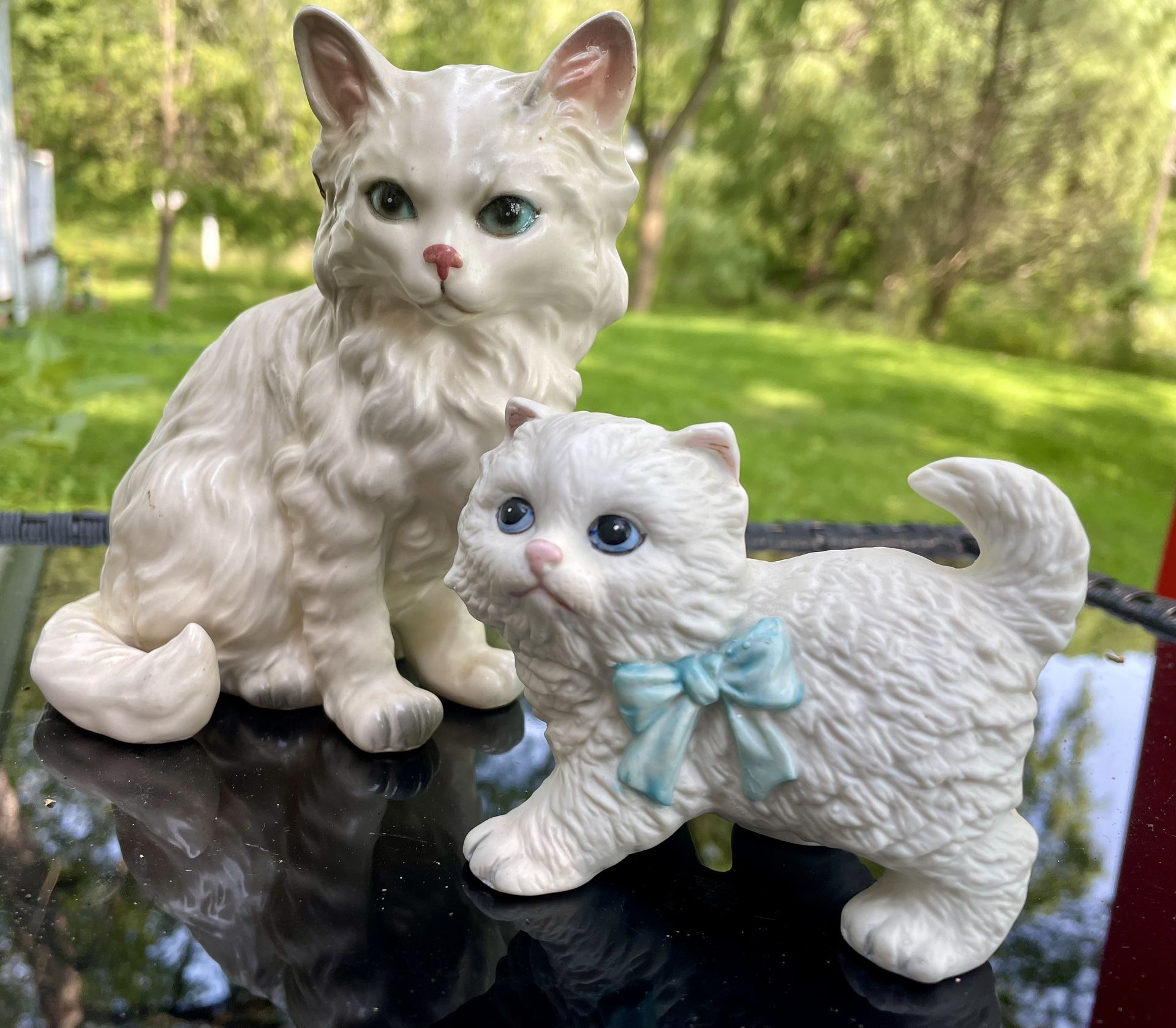 2 Vintage porcelain/ceramic cat figurines with bright blue eyes!