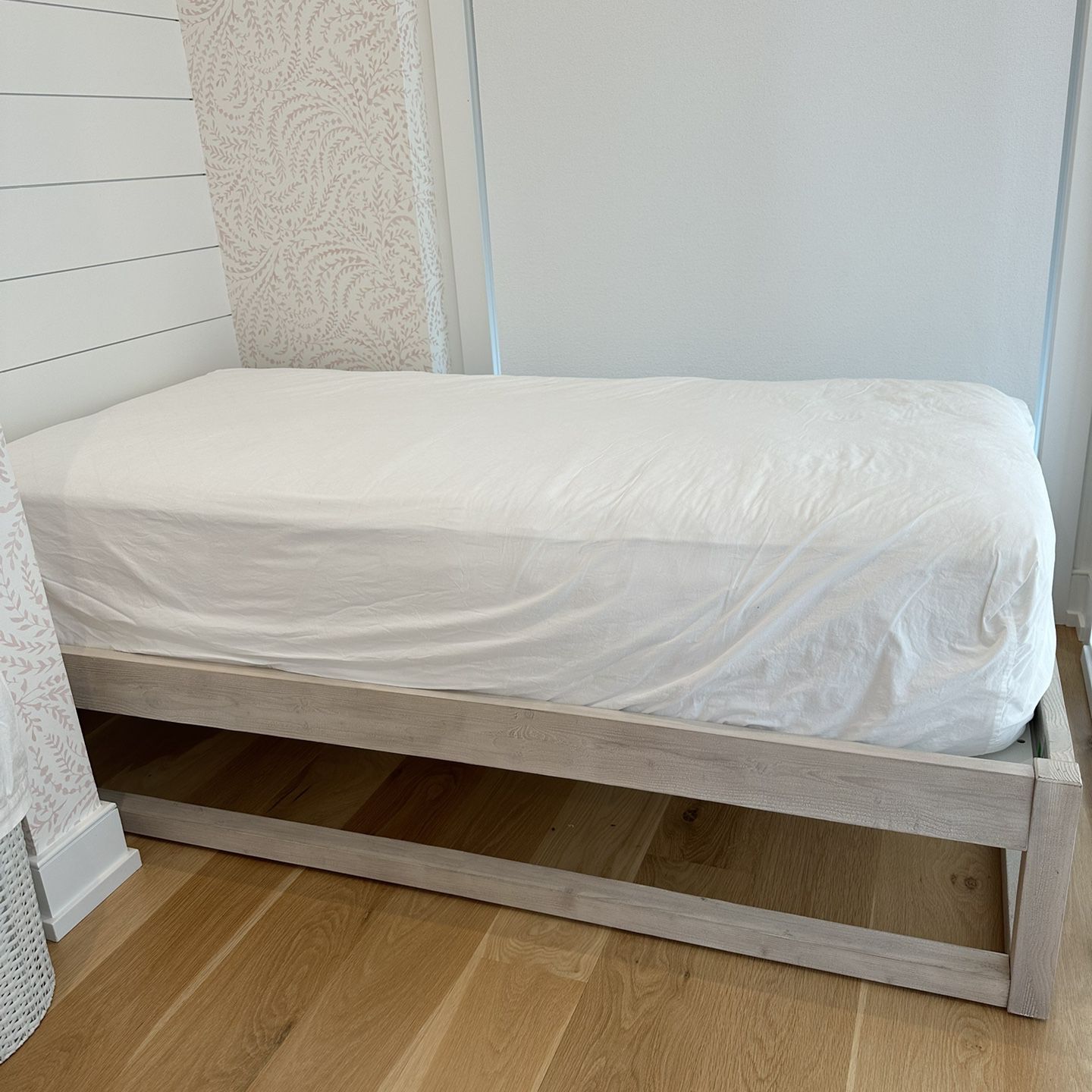 RH LAGUNA OPEN PLATFORM BED