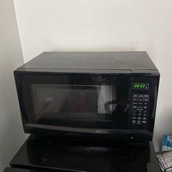 Insignia Mini Microwave 