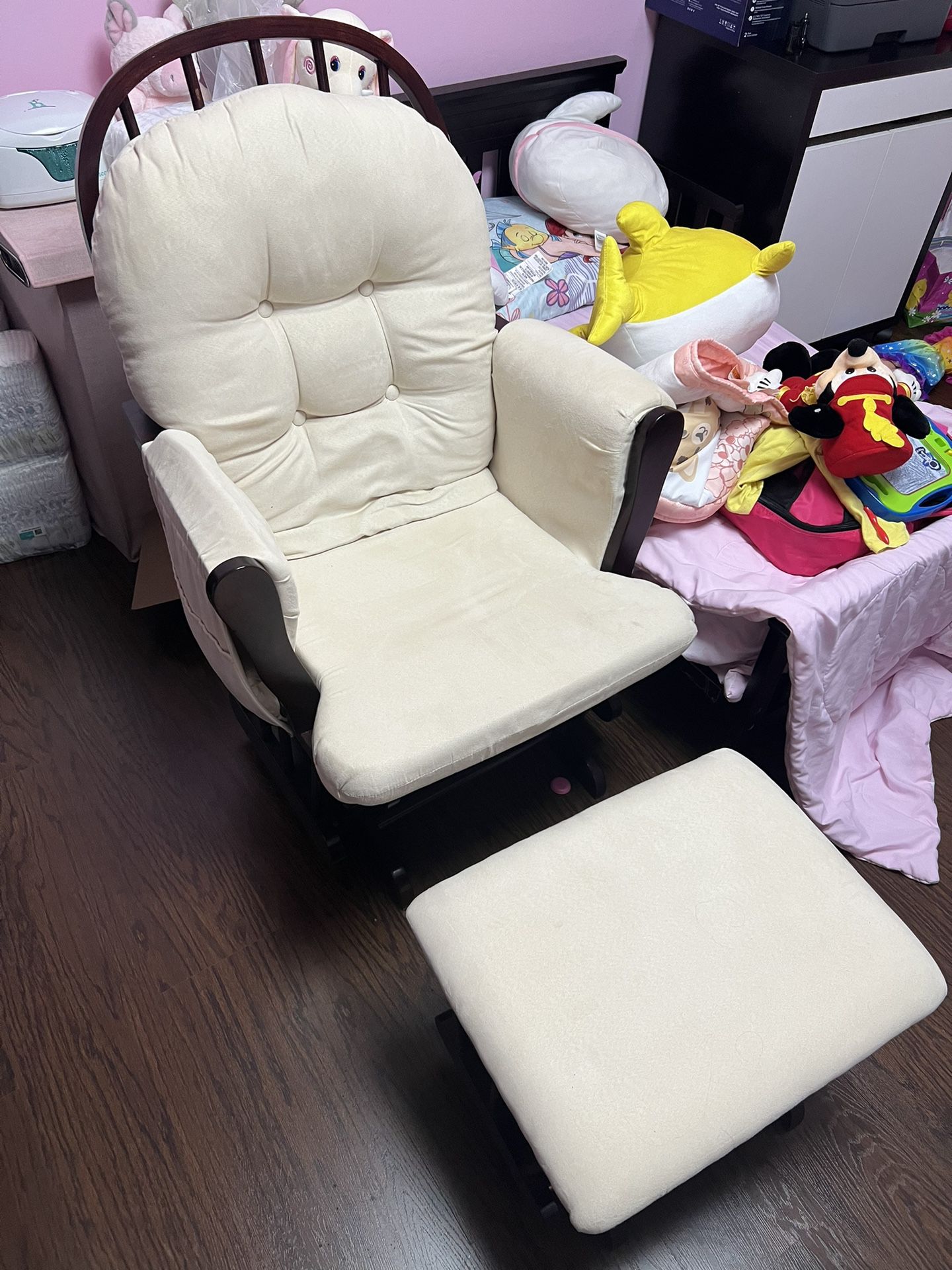Nursing/Rocking Chair with Foot Rest