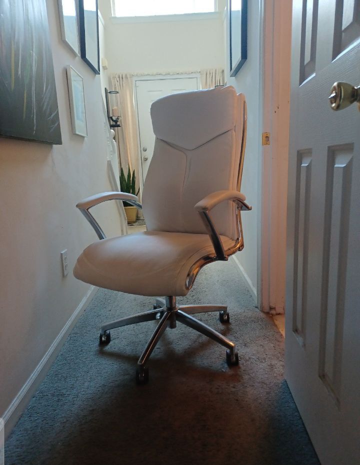 Realspace Executive Home Office Gaming Chair $632 MSRP