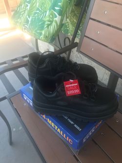 New sketchers non metallic shoes size 6.5