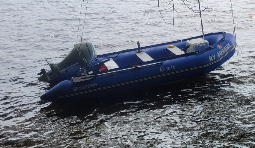 2021 Saturn / Honda 3 seat boat / 9.9 motor