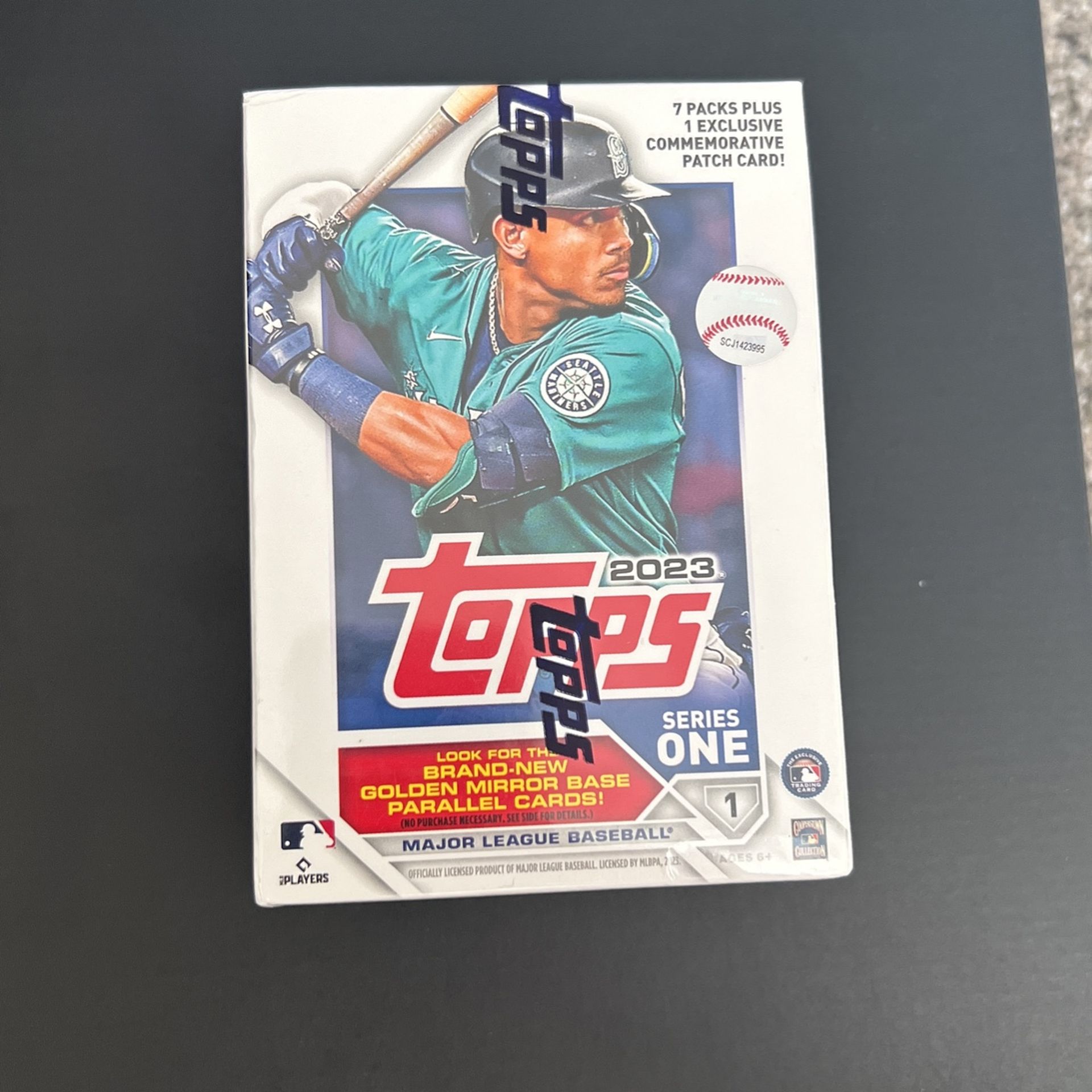 Topps Series 1 Baseball Card box