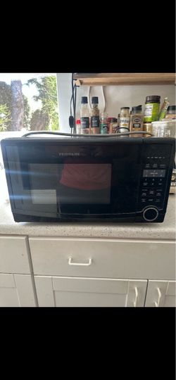 FRIDGIDAIRE MICROWAVE