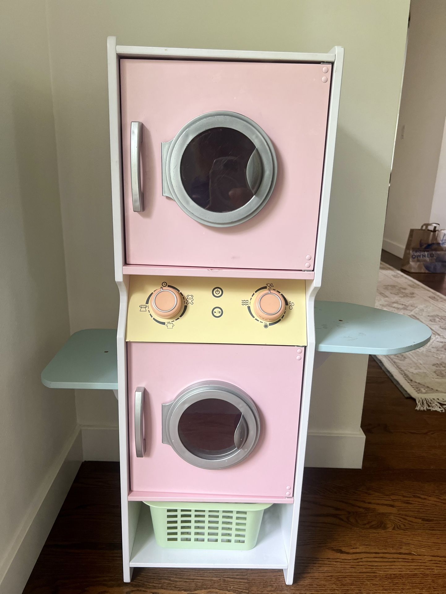 Play washer and Dryer