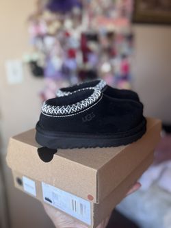 Black Uggs Tasman - Size 7C $50.00 