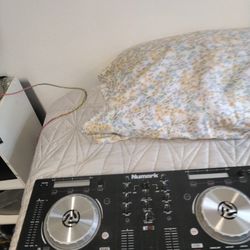 Numark