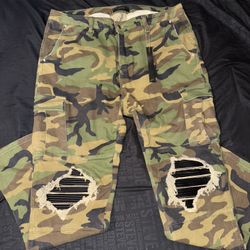 Amiri Camo Jeans (38)