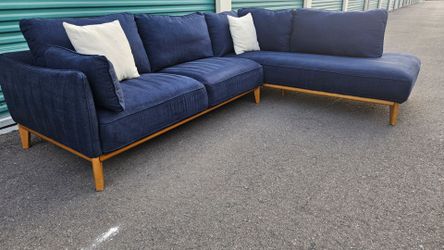 Macy's "Jollene" Blue 2pc Sectional Couch / R CHASE  ($2.6K+ Retail Value...60% OFF!!!)