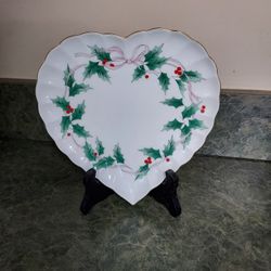 MIKASA Bone China Heart Shaped Plate 
