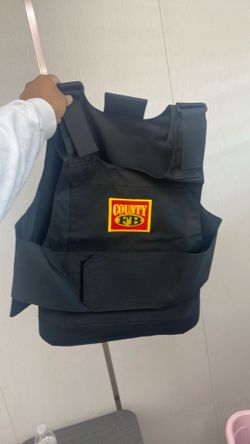 FB COUNTY vest
