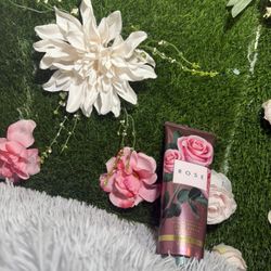 Bath & Body Works Rose Body Cream Ultimate Hydration Aloe Vera Shea Butter 8oz