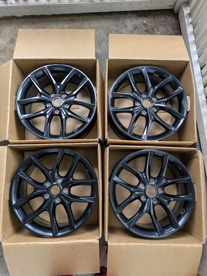 Hyundai Veloster R-Spec OE wheels
