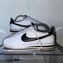 White Nike Cortez New laces 60%off