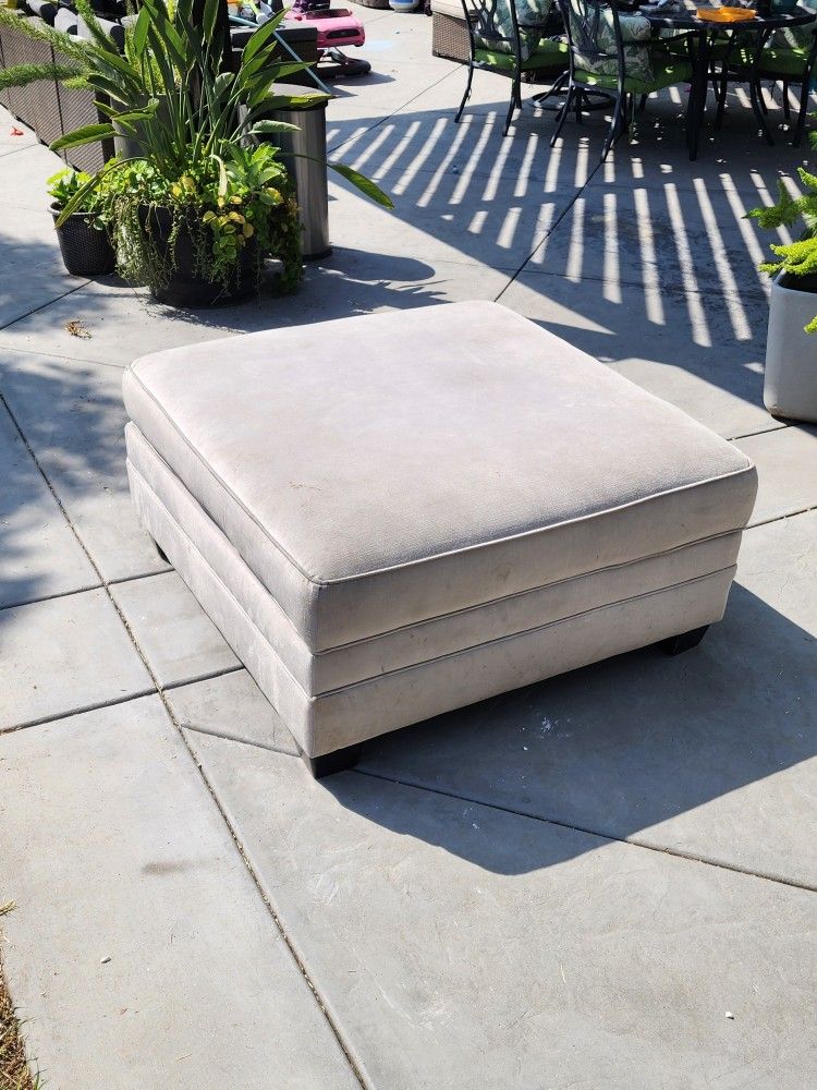 Ottoman - Light Gray