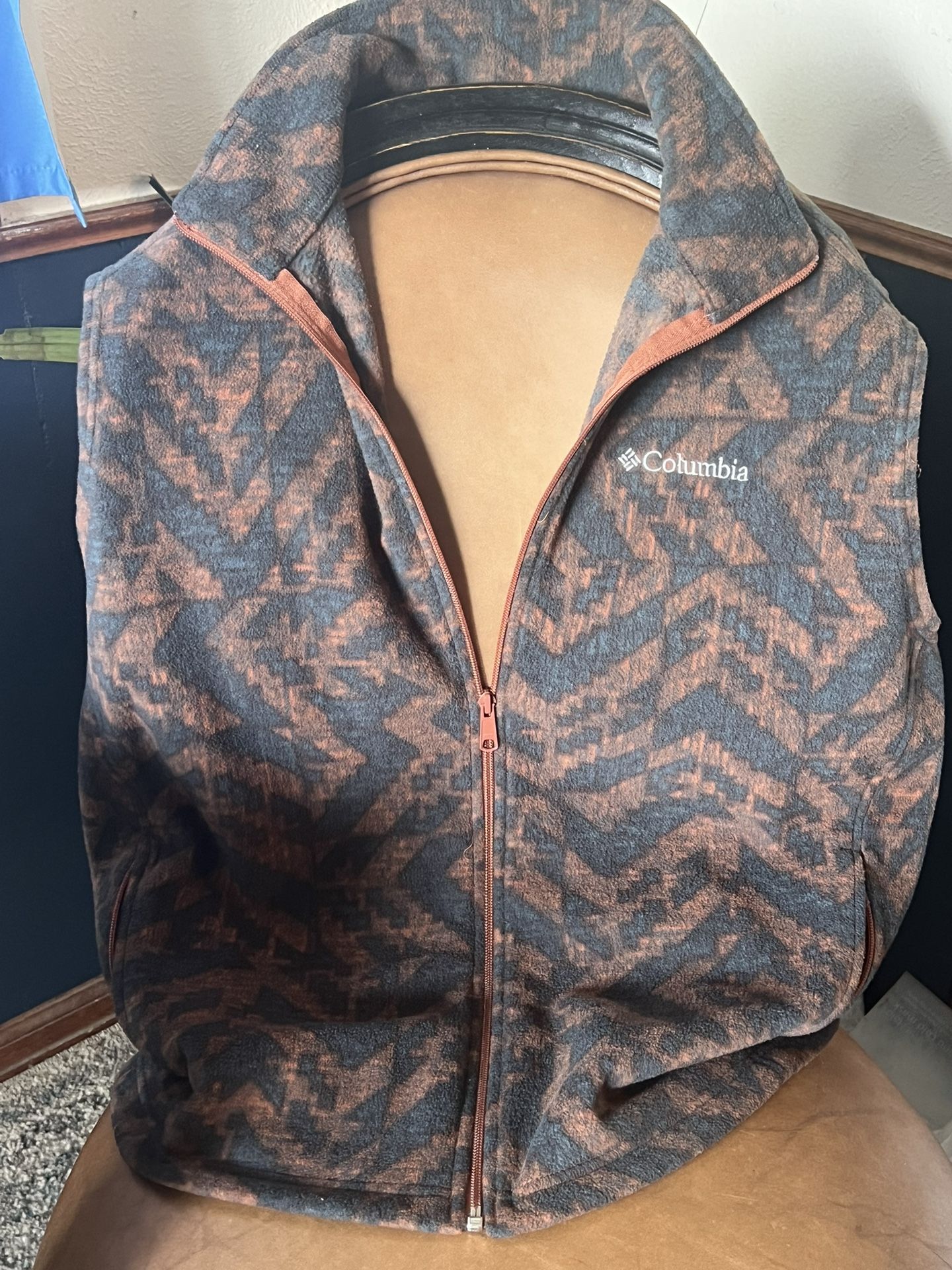 Columbia Fleece Vests Men’s (L)