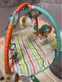 Bright star baby tummy time mat