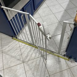 Easy Step Security Gate 31” Tall With Gate  White  From 27”-47” Wide Baby  Pet 