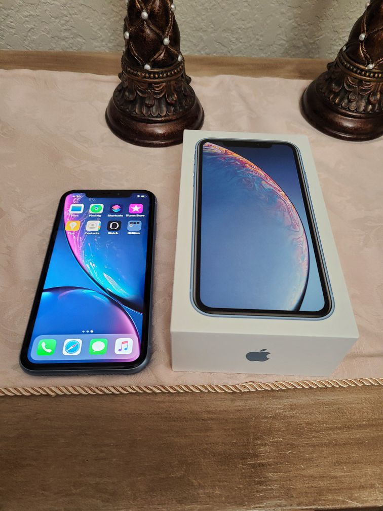 IPHONE XR UNLOCKED ANY CARRIER 64 GB