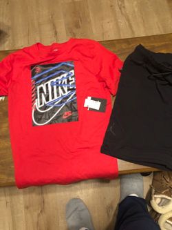 Boys short set size large 12/-13 years old new