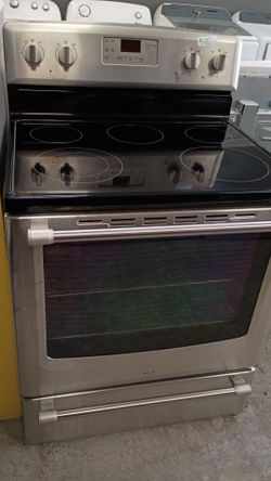 Stainless electric glass top everything works with warranty delivery available fee depends on address 🏠🛣️🚛