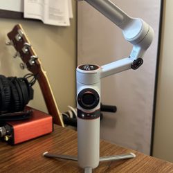 Insta360 Flow 2 Pro (AI Enabled)