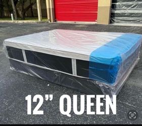 Queen Plush Pillow Top Bed Set $239