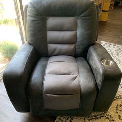 2 Brand New Recliners