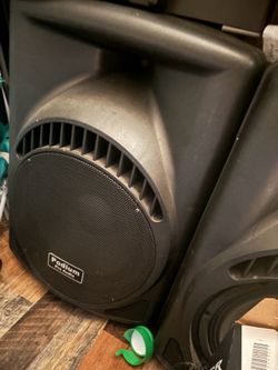 2 speakers with stands