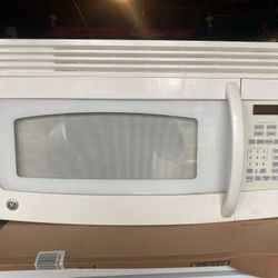 GE Microwave a oven White