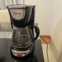 Black & Decker Coffee Maker Brew 'N Go Delux for Sale in Kapolei, HI -  OfferUp