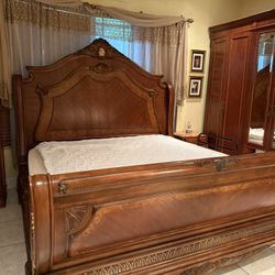 King Sized Bedroom Set (Includes Mattress)