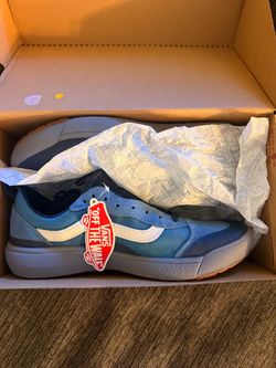 Brand New Vans UltraRange EXO SE Men’s 10.5 + Vans Socks