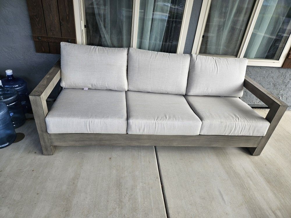 Outdoor Patio Furniture. 