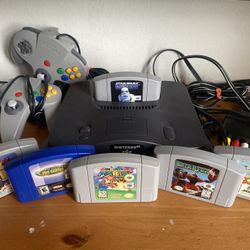 Nintendo 64 Console + Controllers + 6 Games 