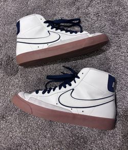Nike Blazer Mid ’77 Vintage White/Navy/Gum – Size 8.5 Men’s (10 Women’s) – Like New