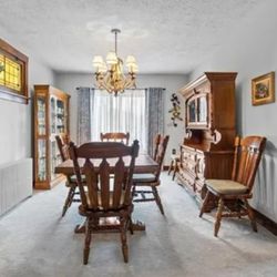 Solid Oak Dining Room Set