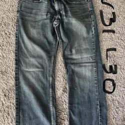 Levi’s Signature Relaxed Jeans