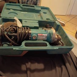 Makita grinder