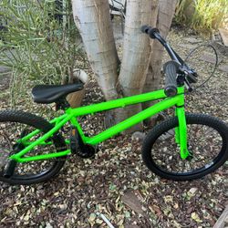 Haro bmx 20in Bike ( Flat Tires)