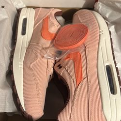 Men’s 11 Nike air max $120