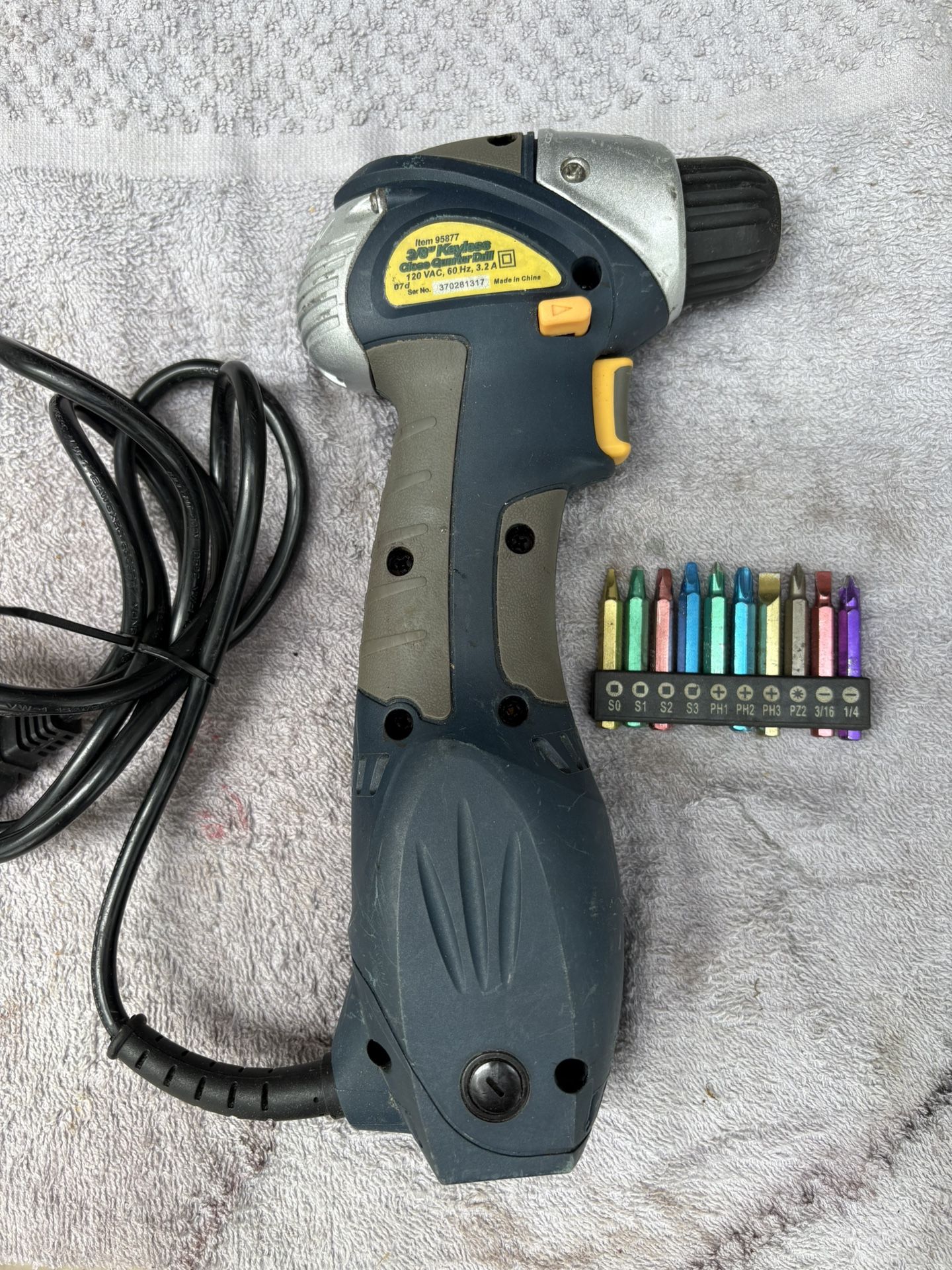 Chicago Electric Close Quarter Angle Drill-95877-Like New, 3/8” Keyless Chuck, 3.2 Amp, 8’ Cord
