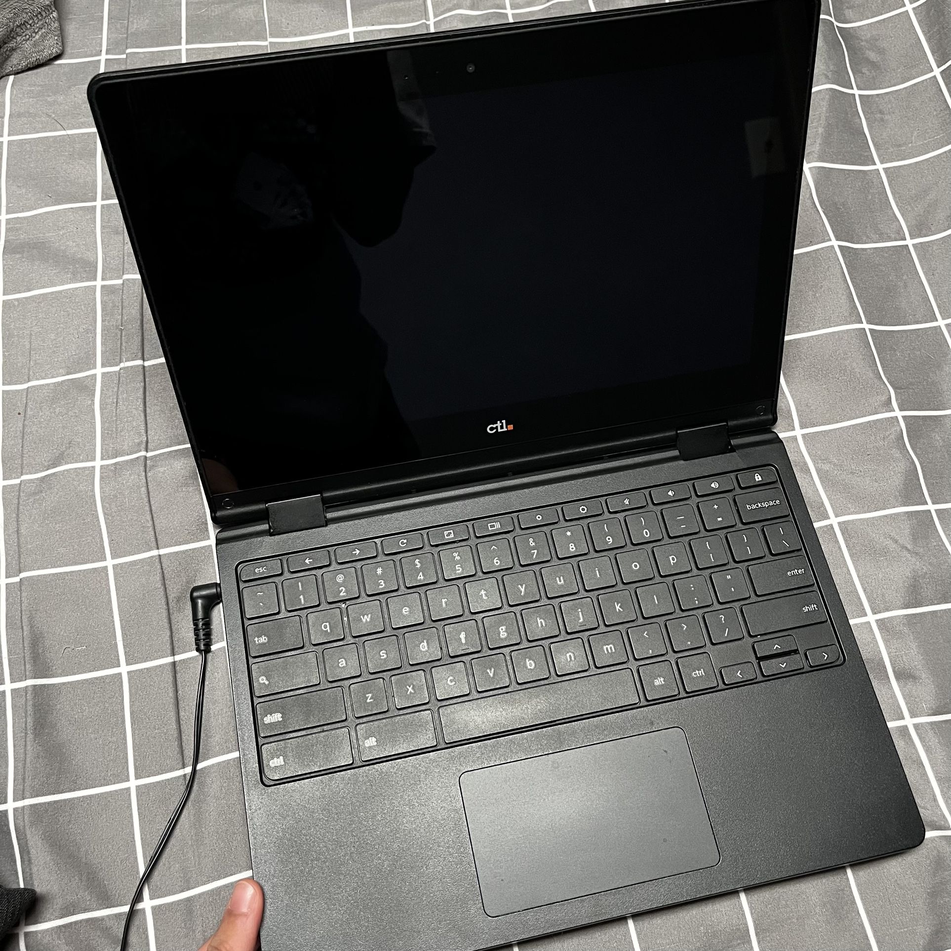 SCHOOL LOCKED Ctl Chromebook Model J5 with Charger