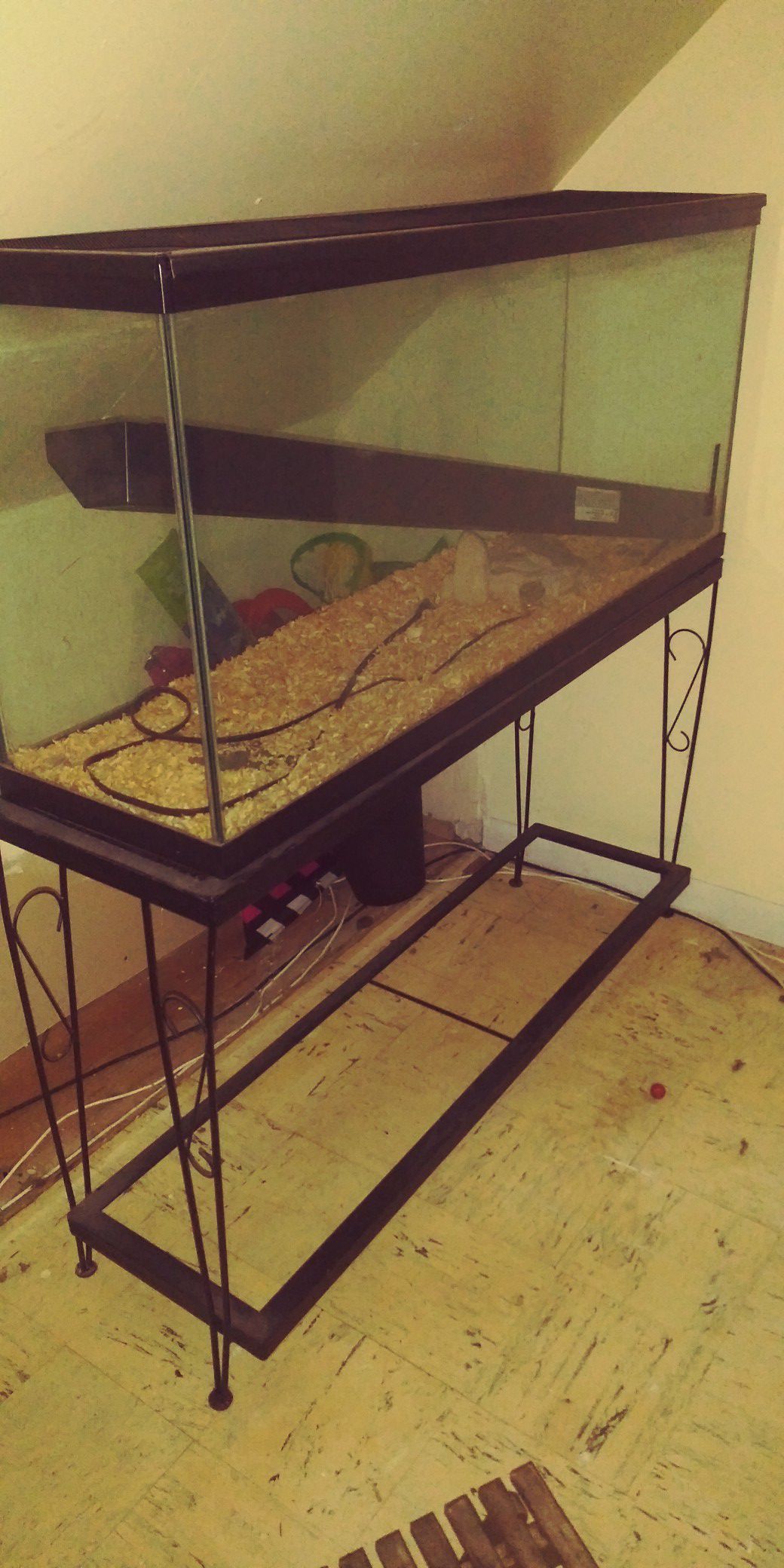 Large tank (includes light and stand)