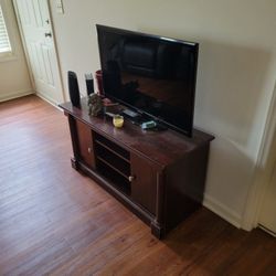 TV & Stand
