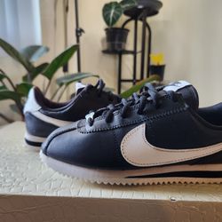 NIKE CORTEZ