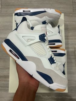 Jordan 4 SB “Navy”