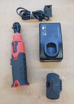 Snap-on Cordless Ratchet with Charger and Battery